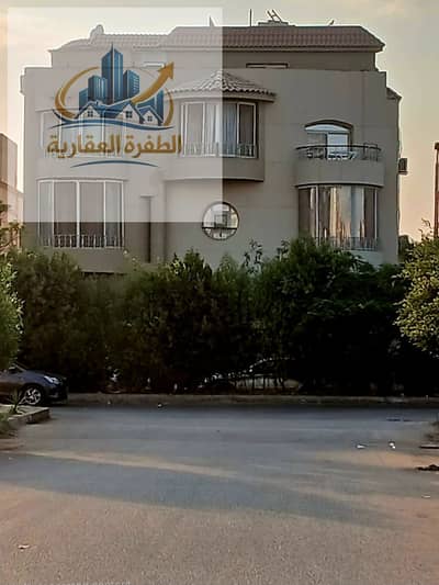 Apartment for sale in the first neighborhood, Fifth Settlement, finished, behind Hyper Saudi, due to travel circumstances.
