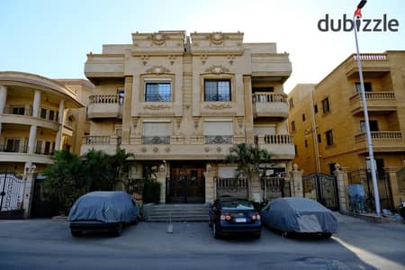 Apartment for sale in Fifth Settlement, in Al-Banafseg Villas, with an area of 200 square meters