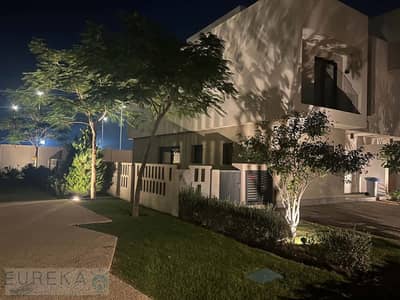 Twin House for rent furnished - 373m