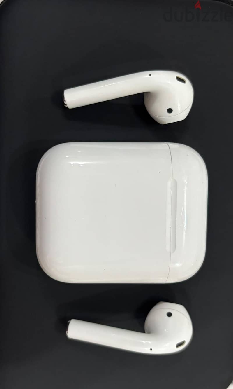 apple airpods g 1 like new 1
