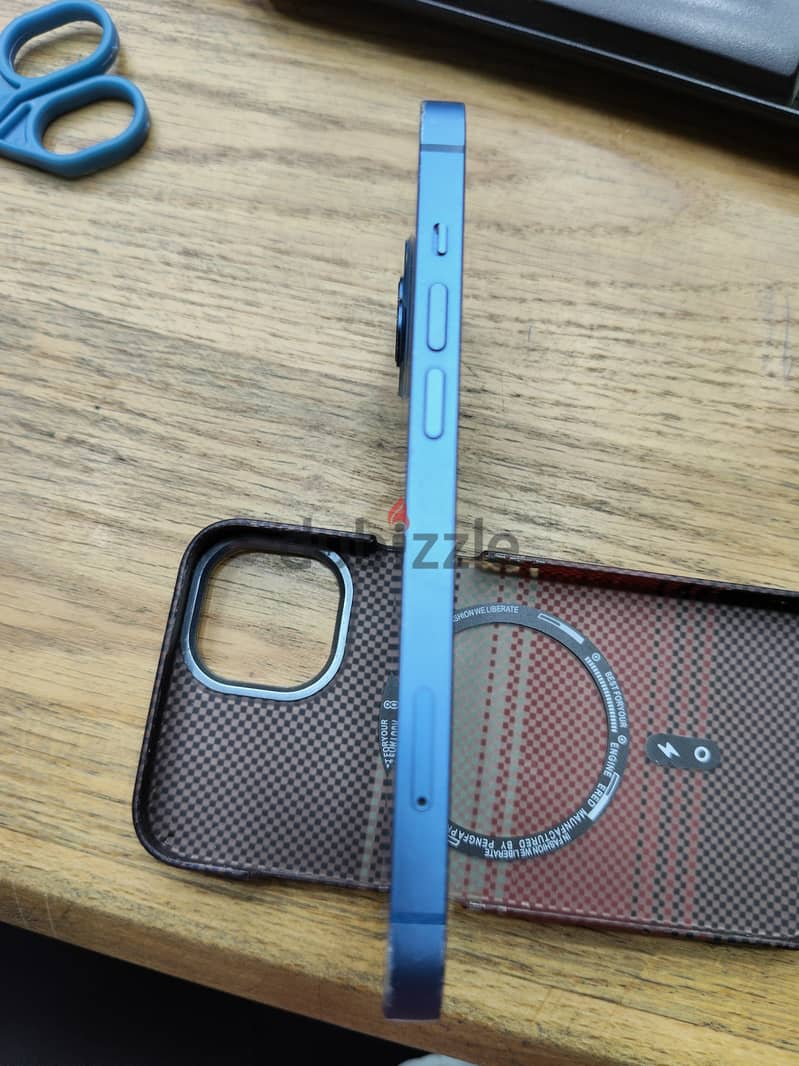 Apple - iPhone 13 4