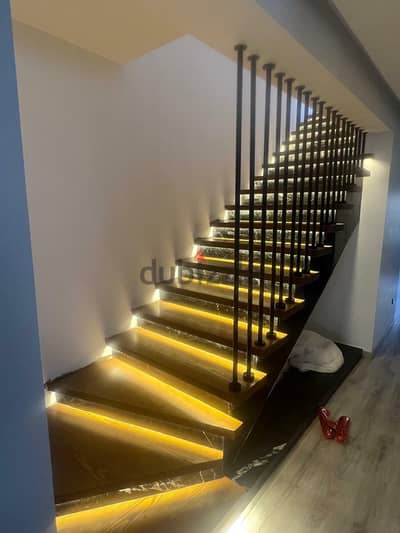 For Sale spectacular corner Penthouse in mountain view executive