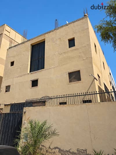 مصنع للبيع بالعاشر من رمضان | 300م² برخصة تشغيل كيماوي | Factory For Sale