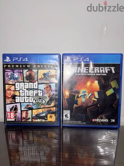 Ps4 مع ذراعين يد وبعض الاشرطة