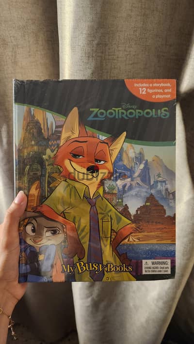 original Disney zootropolis book+ figurines+mat كتاب زوتوبيا مع لعبة