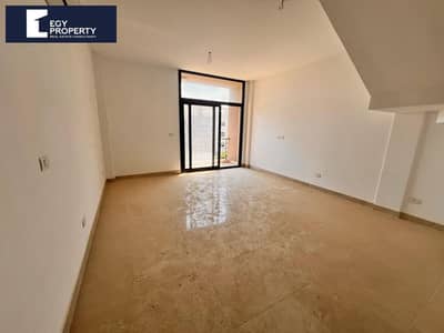Super Lux Ground-Floor Apartment with Garden for Sale in Fifth Square – Al Marasem, New Cairo