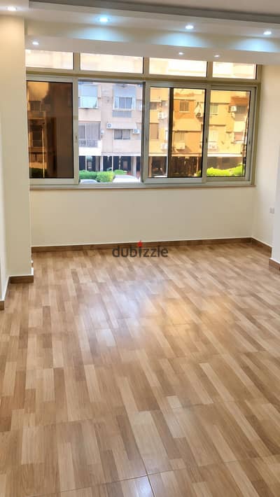 شقه سكن للإيجار بموقع مميز بعمارات الإعلام في العجوزه