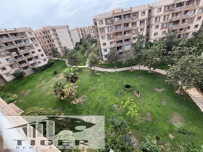 For sale at a commercial price, a bargain price of 131 meters with a wide garden view