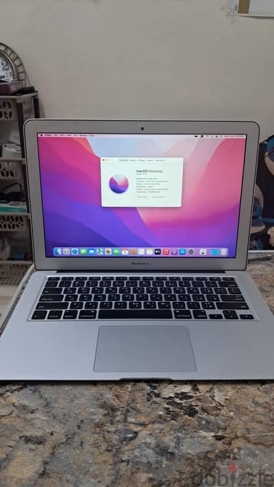 macbook air 13 inch 2017 حاله ممتازه وارد خارج