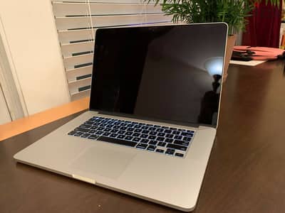 حالتة زيرو Apple MacBook Pro Core i7 مواصفاته ممتازة