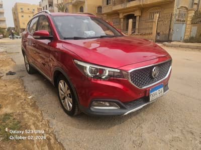 MG ZS Comfort 2021 — أحمر | مالك أول | رخصة سنتين للبيع MG ZS