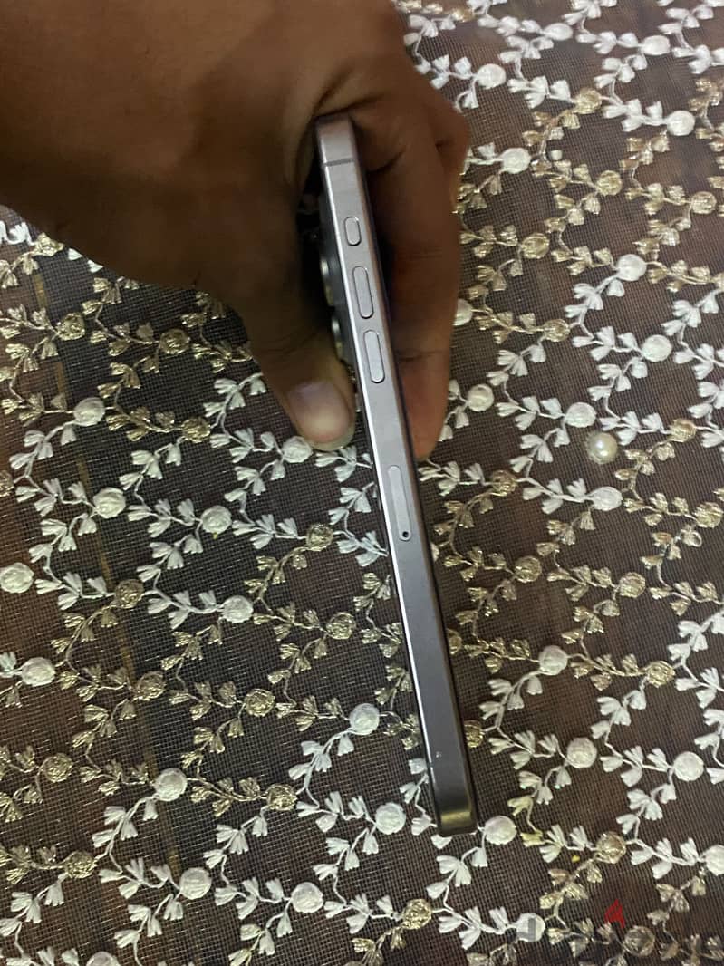 Apple - iPhone 15 Pro Max 3