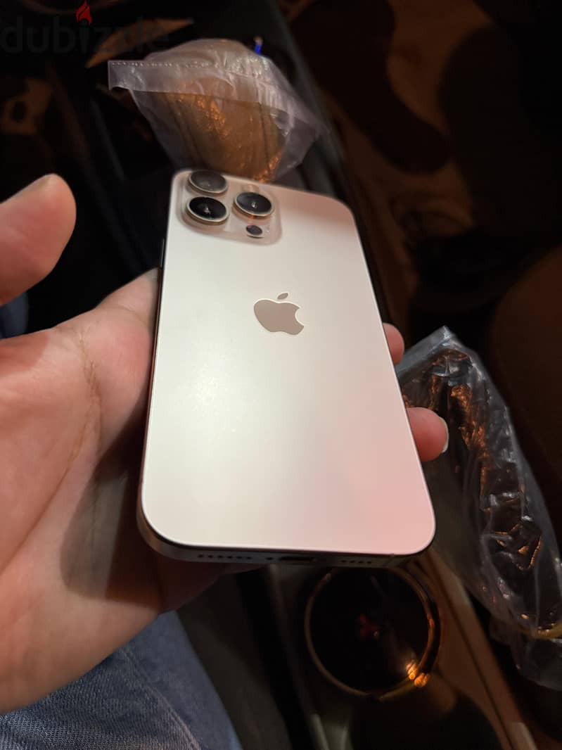 Iphone 16 pro max 1