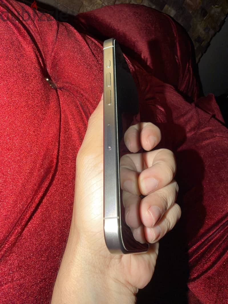 Apple - iPhone 15 Pro 2