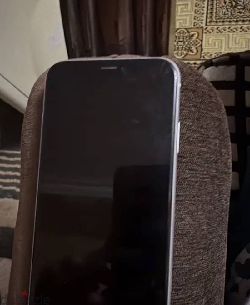 Apple - iPhone XR 1