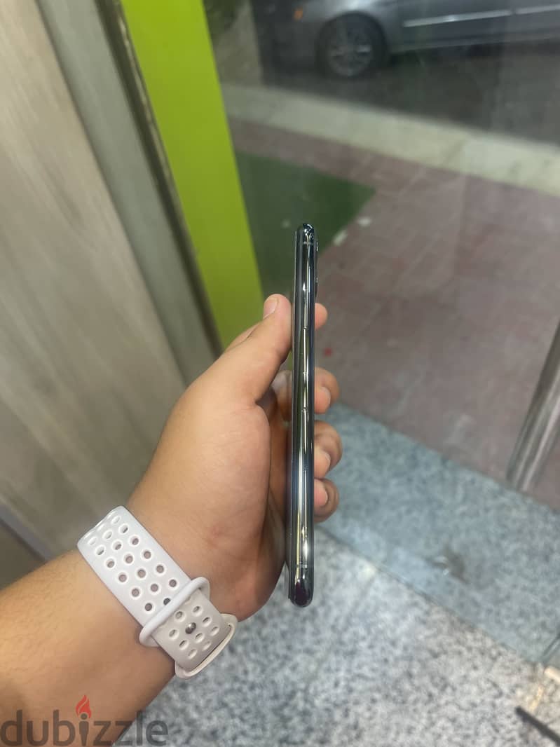 Apple - iPhone 11 Pro Max 1