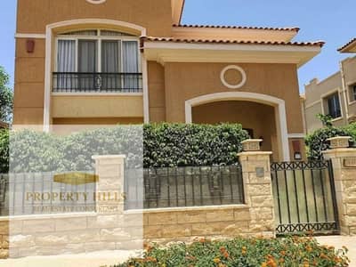 Corner Townhouse, 4BR, fully finished with ACs, cash discount, open landscape view in Telal East, New Cairo.