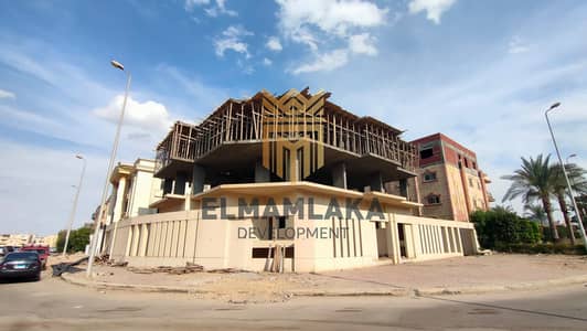 A unique opportunity to own an apartment with an area of 240m in one of the upscale and quiet neighborhoods of Sheikh Zayed, in a prime location close to the most important roads, axes, and services.