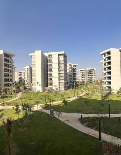 Apartment for sale cash in New Cairo, received and ready for living, area 123m in a prime location available on wide garden view next to the villas and Noor Club with the lowest price in the market