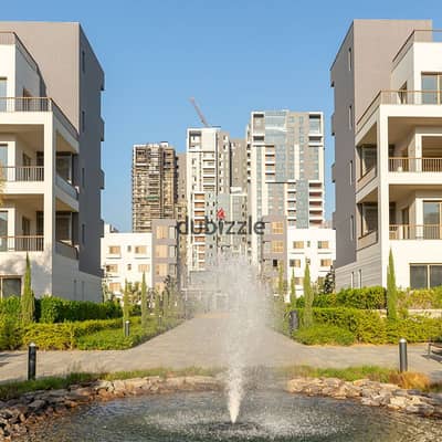 شقة  تشطيب فندقي  بمقدم 5% والباقي اقساط حتي 8 سنوات  بابراج علي محور جمال عبد الناصر ,  بجوار مول العرب مباشرة