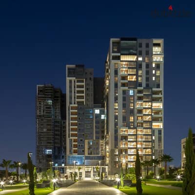 شقة  تشطيب فندقي  بمقدم 5% والباقي اقساط حتي 8 سنوات  بابراج علي محور جمال عبد الناصر ,  بجوار مول العرب مباشرة