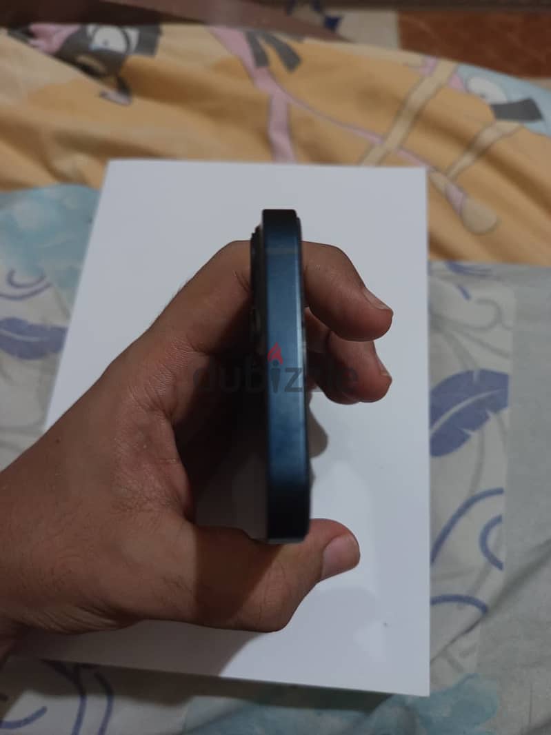 Apple - iPhone 13 4