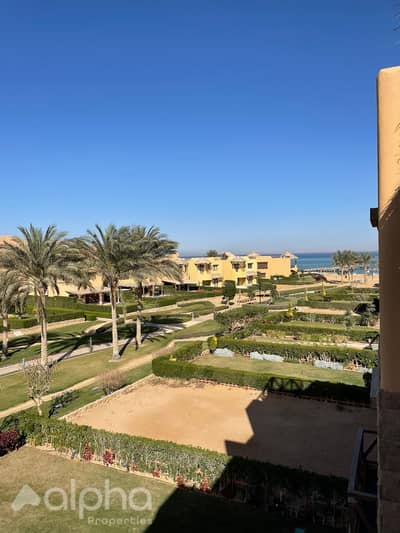 شاليه بروف للبيع بالفرش سى فيو فى ماونتن فيو السخنه 2 الترا مودرن 3 غرف