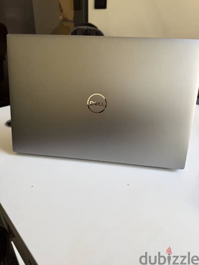 DELL Precision 5560