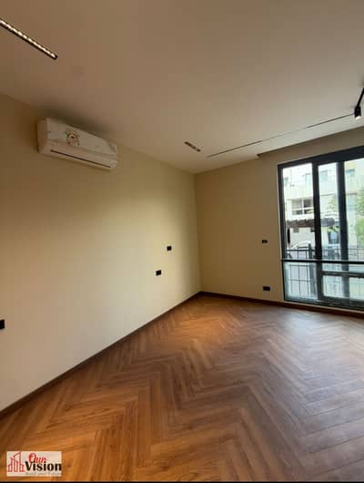 For sale in allegria - sodic Corner town house 309 m BUA 255 m Land area 5 master bedrooms Living room Nanny’s room With kitchen & ACs Price 30 millio