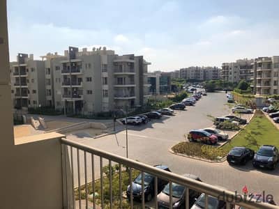 للايجار في كمبوند ذا ادريس مدينة الشيخ زايد شقة ١٣٤متر تشطيب سوبر لوكس بالمطبخ