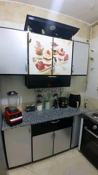 مطبخ بالرخامة للبيع استعمال بسيط جدا