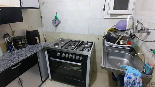 بوتاجاز للبيع حالة ممتازة من ضمن عفش شقة