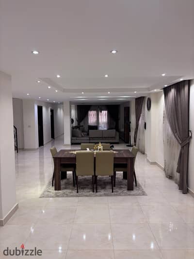 Duplex for rent in Violet Villas
