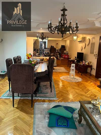 Duplex for sale in Degla Maadi with a prime location and high privacy, featuring a garage and natural gas. An excellent opportunity for living and investment.