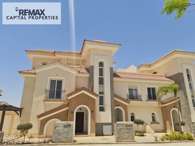 For rent in the destination, finishing super luxe, open view directly on the iconic tower and the landscape For rent in the destination, finishing super luxe, open view directly on the iconic tower and the landscape