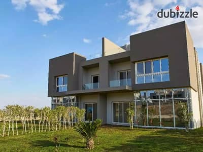 Twin house in a prime location with a landscape view in Etapa Compound.
