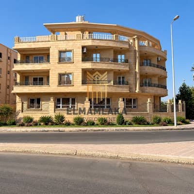 للبيع شقة 190م نصف تشطيب 3غرف الحي الثامن الشيخ زايد شارع الحكمة مباشر اول سكن ES-61