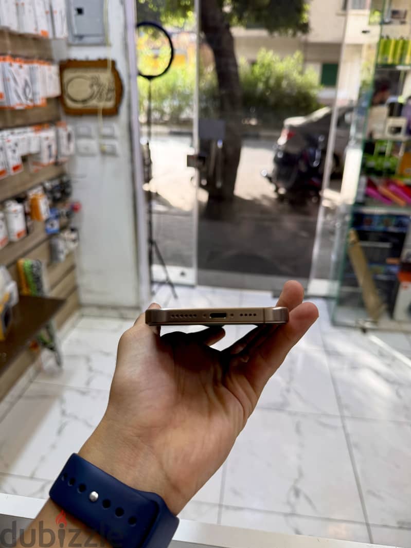 Apple - iPhone 16 Pro Max 4