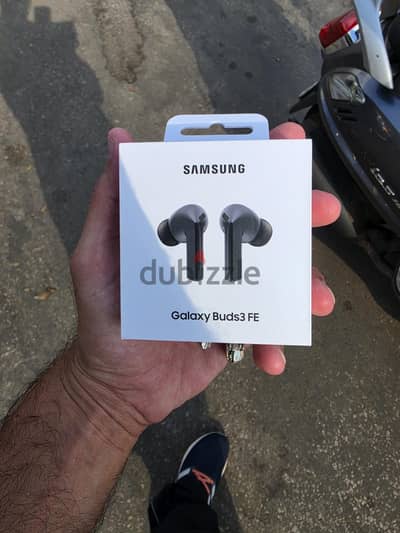 samsung earbuds fe (black) new