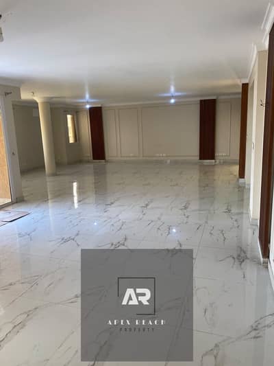 شقــة 300 متـر تشطيبـات فندقيـة دور تالـت لقطــــــــــــــه للبيــــع فـي الرحــاب بجـوار مسجـد طلعـت مصطفـي
