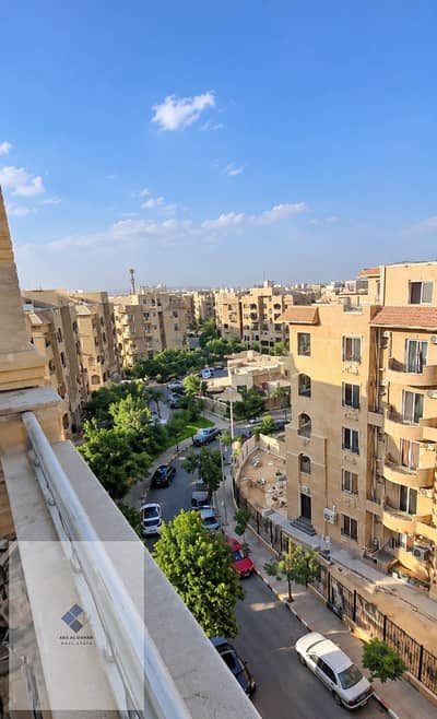 شقة مميزة للبيع في القاهرة الجديدة بمساحة 165 متر في الدور الخامس تضم 3 غرف و2 حمام وتأتي بحالة Core & Shell لتمنحك فرصة تصميم وتشطيب وحدتك بالكامل