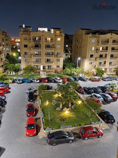 Penthouse for sale directly from the owner in a compound in the First Settlement, area 300 square meters