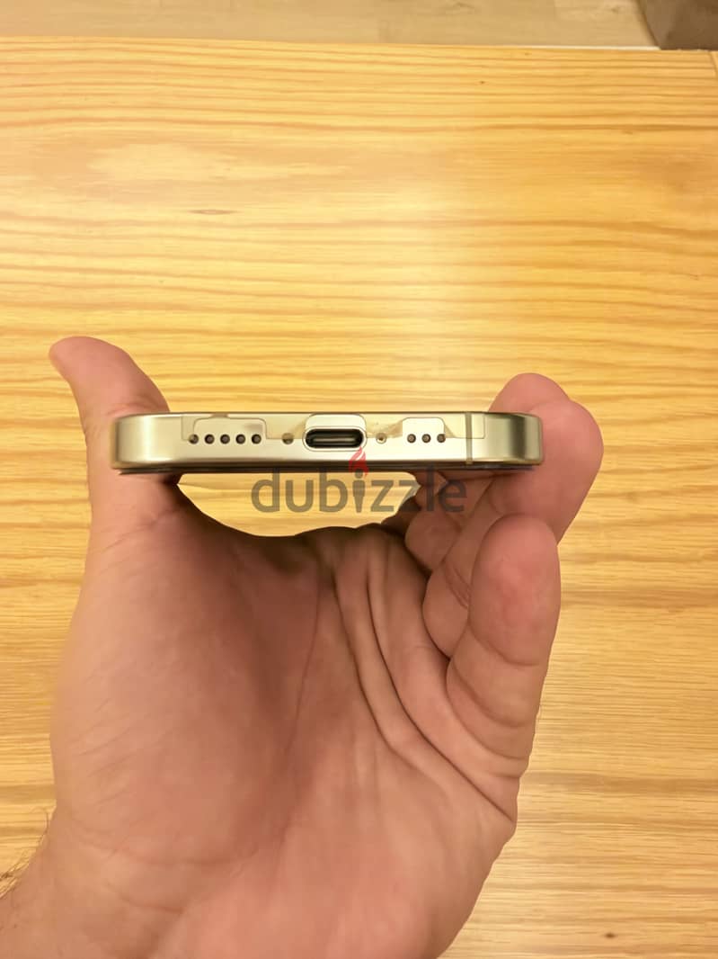 Apple - iPhone 16 Pro - Natural Titanium 8