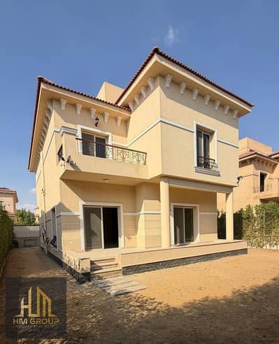 للبيع فيلا في كمبوند ريحانه  مستقلة بحري – أول سكن بتشطيب فندقي فاخر على أعلى معايير الجودة، تجمع بين الرقي والراحة في واحدة من أفضل مواقع القاهرة الج