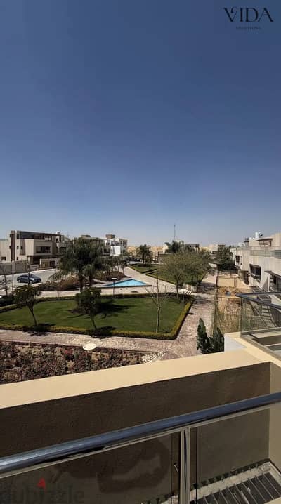 توين هاوس فاخر للبيع في Upville Compound | أرض 430م | مباني 450م | متاح شامل العفش