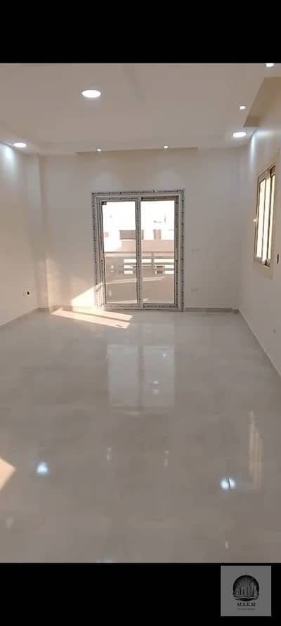 شقه للايجار مساحتها 175م  في عمارات الأندلس 2 /2 في التجمع الخامس