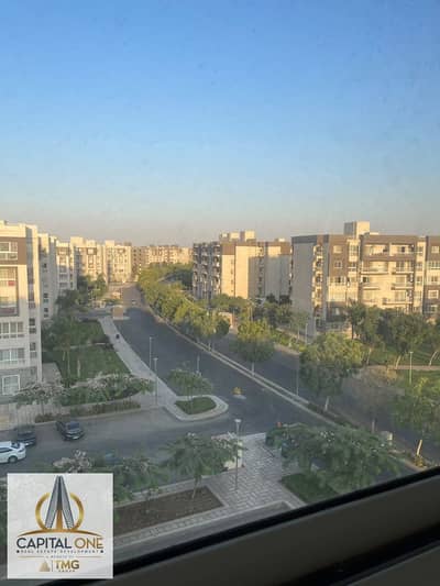 شقة للبيع ف مدينتي b12 طلعت مصطفي مقدم واقساط بجانب الخدامات مباشر وبها بعض التشطيبات الخاصة
