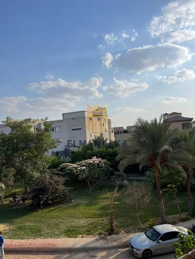 مساحة 240 متر، متشطبة سوبر لوكس، بتقسيم مميز ومناسب للسكن الراقي.