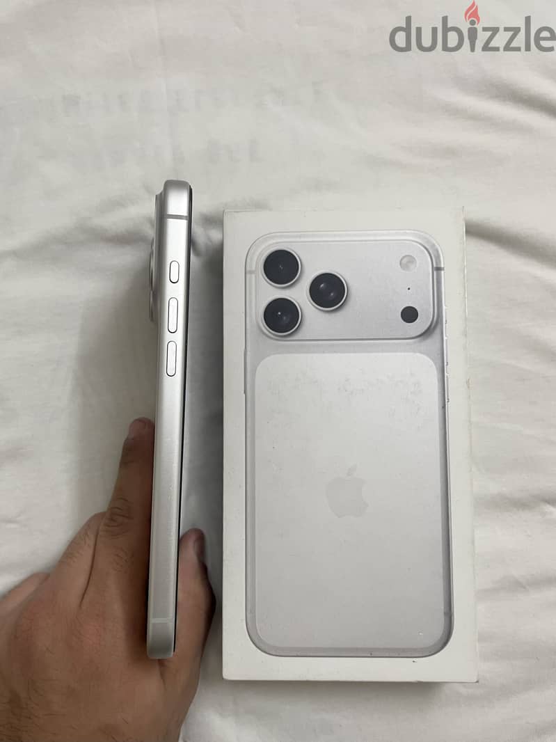 Apple - iPhone 17 Pro Max 3