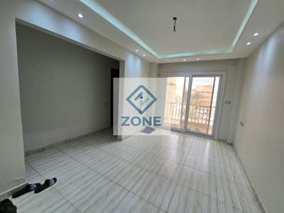 Apartment for rent with a garden view, services, and steps from buses and the food court